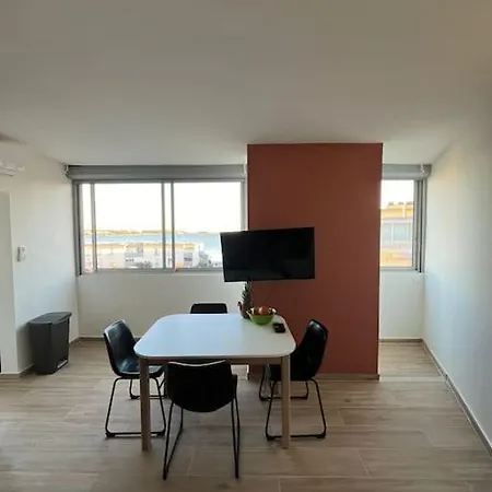 Joli Appart/vue Etang/clim /wifi * Balaruc-les-Bains
