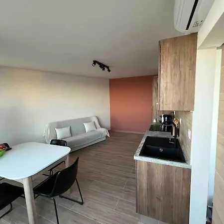Joli Appart/vue Etang/clim /wifi Apartmán *