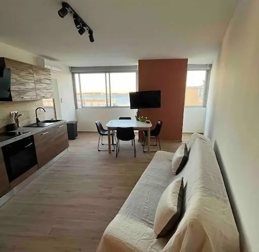 Joli Appart/vue Etang/clim /wifi Balaruc-les-Bains